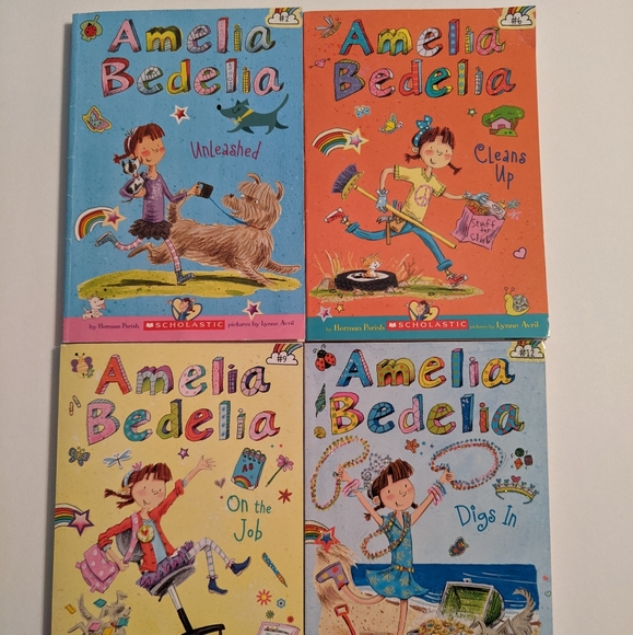 Scholastic Other - AMELIA BADELIA! Chapter books!